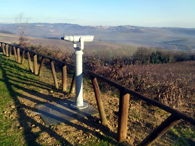 Cannocchiale_panoramico_Montemagno